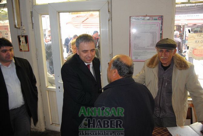 CHP Akhisar Belediye Başkan Adayı Bakırlıoğlu; Esnafı Gezmeye Devam Ediyor